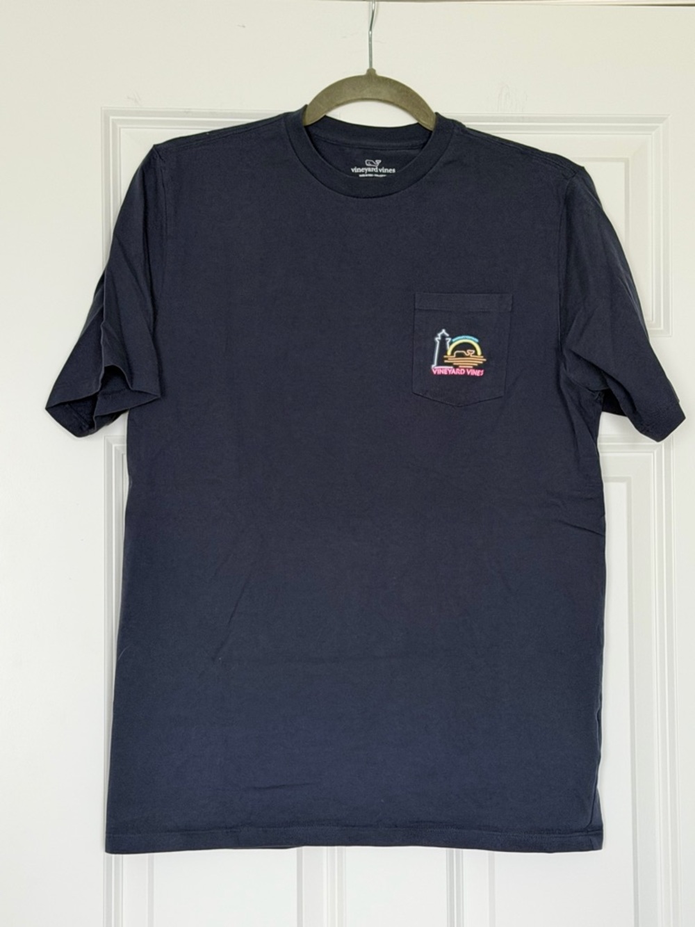 Vineyard Vines boys navy graphic tee size XL 18 Martha’s Vineyard - Picture 3 of 8